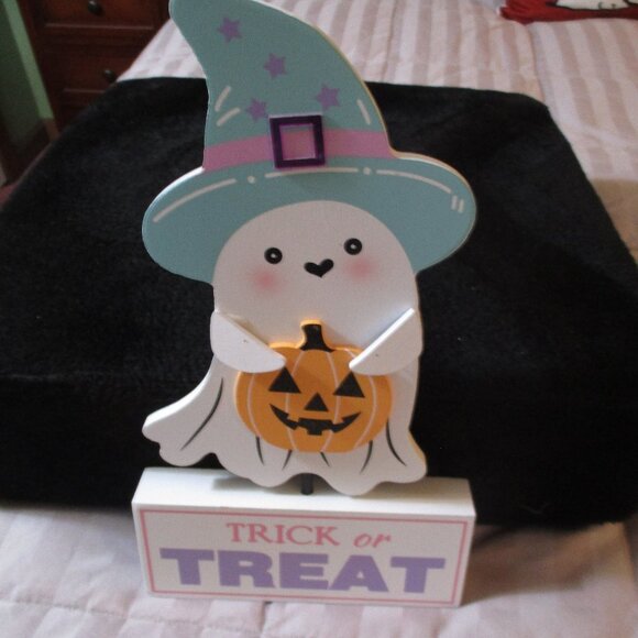 DG Other - Wooden Halloween Pastel Color Ghost Stand Up Trick or Treat NEW